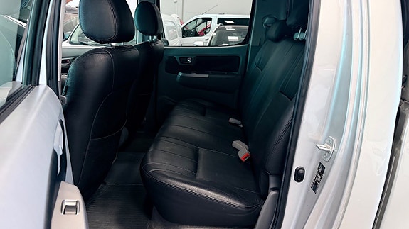Toyota HiLux 15 of 18