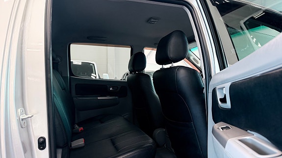 Toyota HiLux 17 of 18