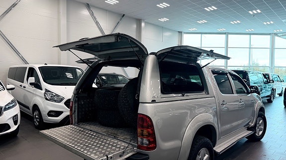 Toyota HiLux 9 of 18