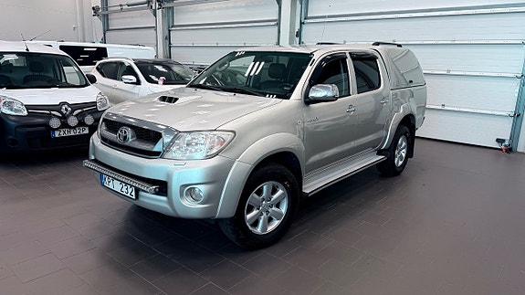 Toyota HiLux 3 of 18