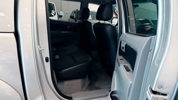 Toyota HiLux 16 of 18