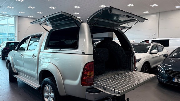 Toyota HiLux 7 of 18