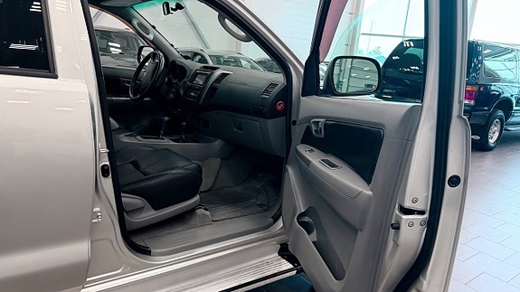 Toyota HiLux 10 of 18