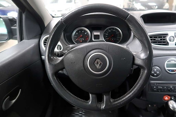 Renault Clio 11 of 12