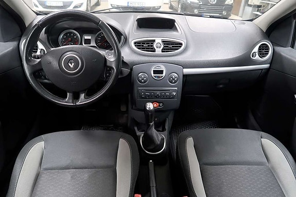 Renault Clio 12 of 12