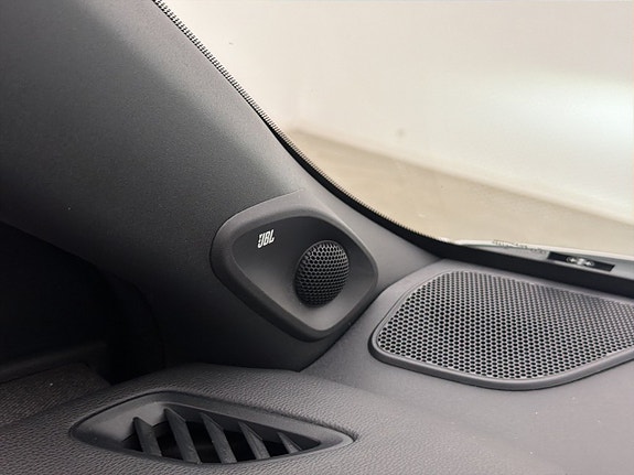 Toyota Yaris 15 of 30