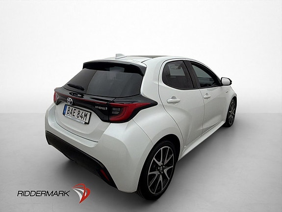 Toyota Yaris 8 of 30
