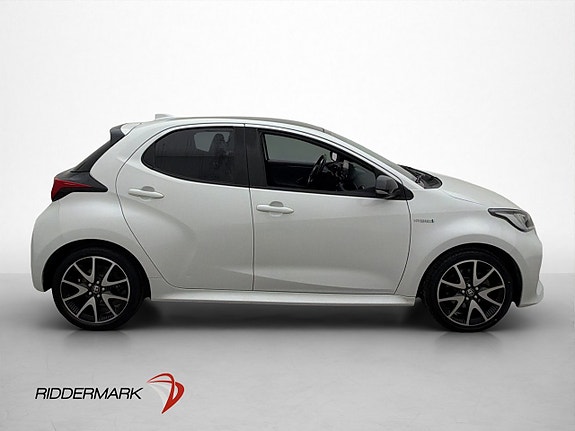 Toyota Yaris 9 of 30