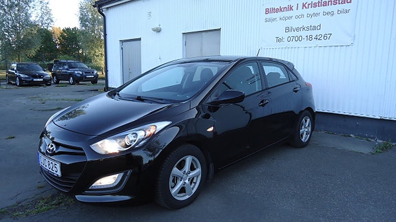 Hyundai i30 3 of 17