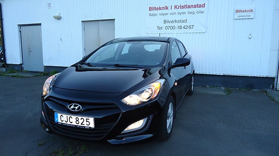 Hyundai i30 2 of 17