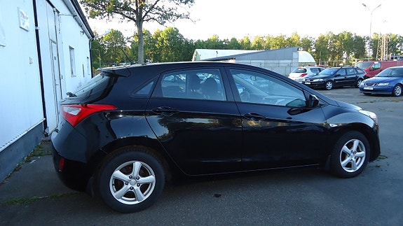 Hyundai i30 8 of 17