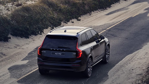 Volvo XC90 10 of 26