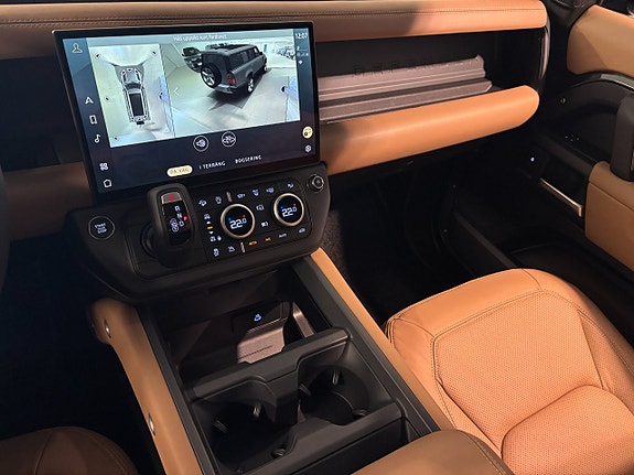Land Rover Defender 130 9 of 14