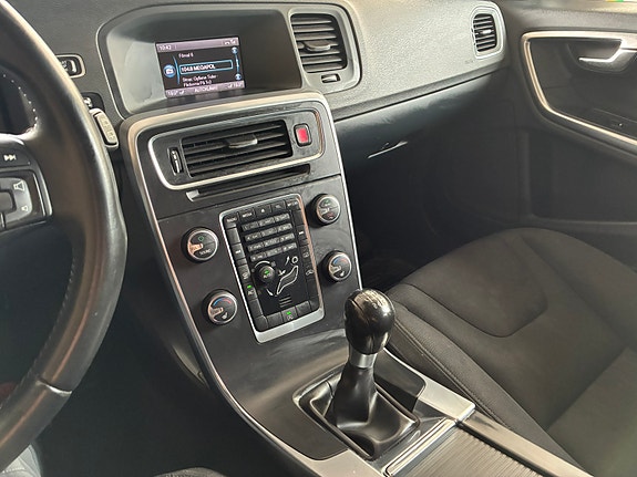 Volvo V60 7 of 9