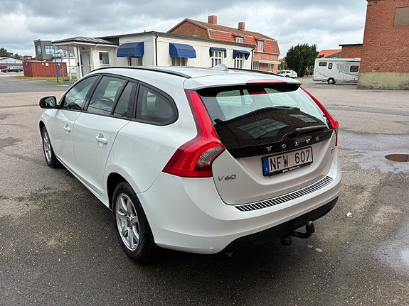 Volvo V60 4 of 9