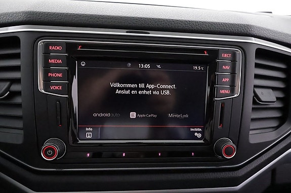 Volkswagen Amarok 23 of 27