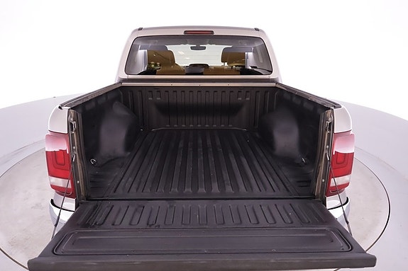 Volkswagen Amarok 8 of 27