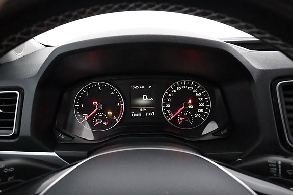 Volkswagen Amarok 20 of 27