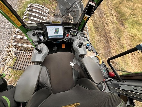 John Deere 1270G 23 of 24