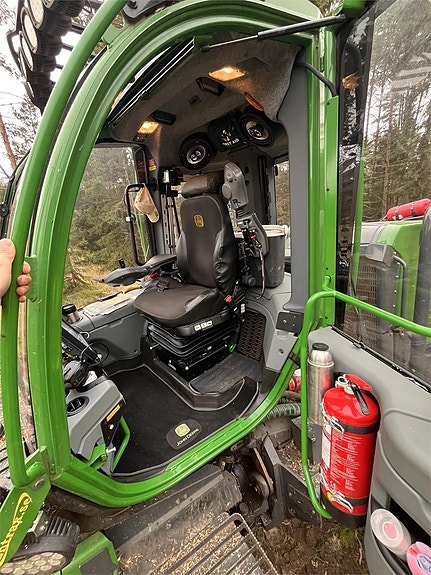 John Deere 1270G 22 of 24
