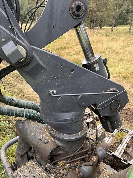 John Deere 1270G 17 of 24