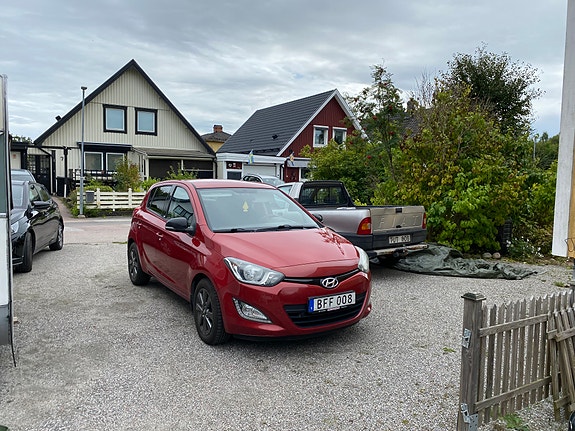 Hyundai i20 2 of 3