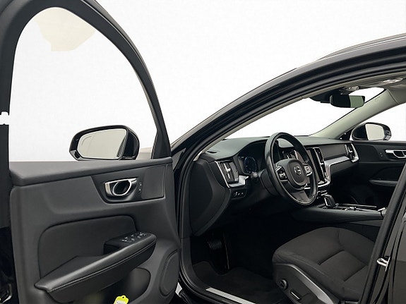 Volvo V60 11 of 30