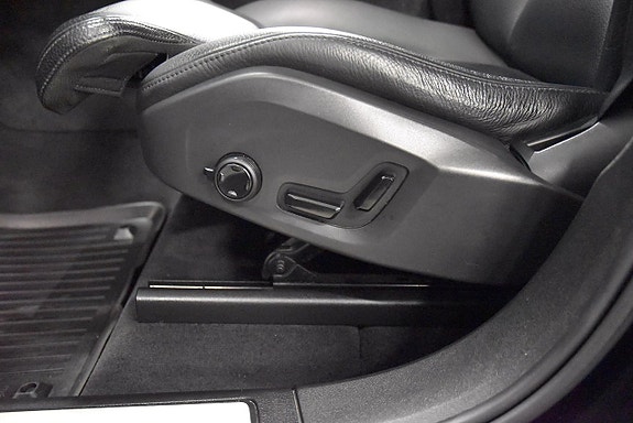 Volvo XC60 15 of 27