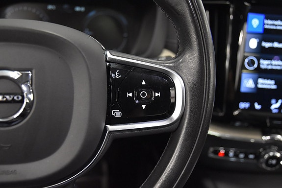 Volvo XC60 11 of 27