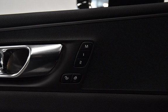 Volvo XC60 16 of 27