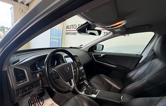 Volvo XC60 9 of 19