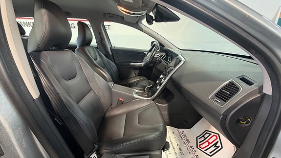 Volvo XC60 16 of 19