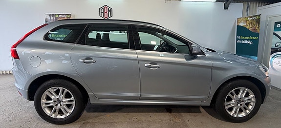Volvo XC60 14 of 19