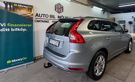 Volvo XC60 15 of 19