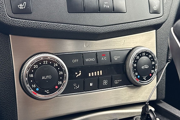 Mercedes-Benz C220 12 of 15