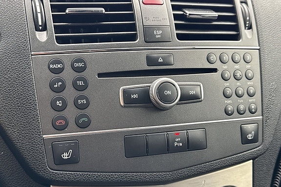 Mercedes-Benz C220 11 of 15