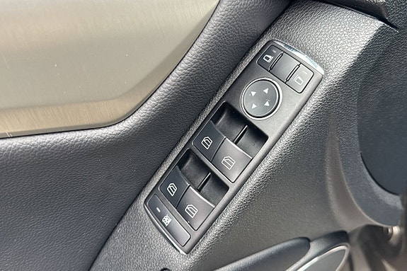 Mercedes-Benz C220 14 of 15