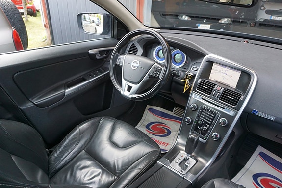 Volvo XC60 5 of 9