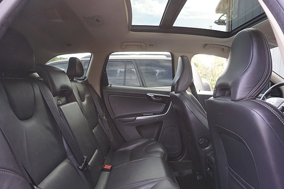Volvo XC60 6 of 9