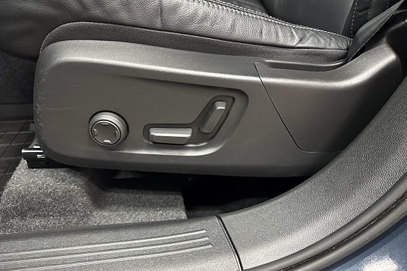 Volvo XC40 15 of 21