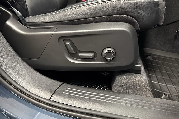 Volvo XC40 16 of 21