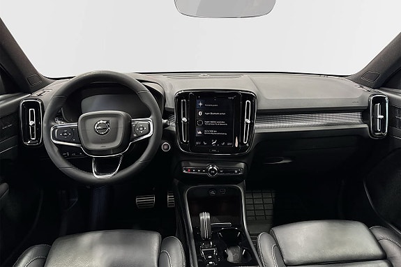 Volvo XC40 5 of 21