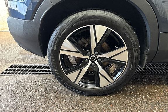 Volvo XC40 11 of 21