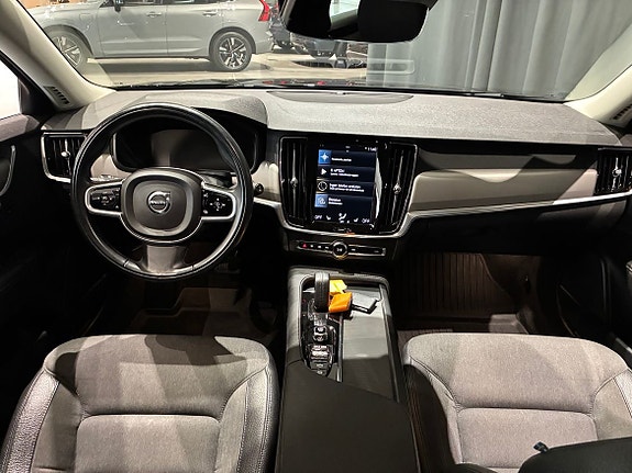 Volvo V90 16 of 19