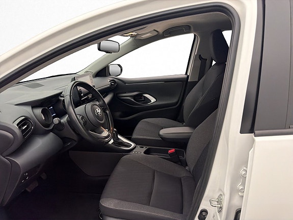 Toyota Yaris 11 of 28