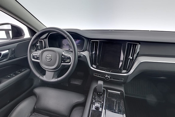 Volvo V60 8 of 17