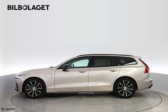 Volvo V60 2 of 17