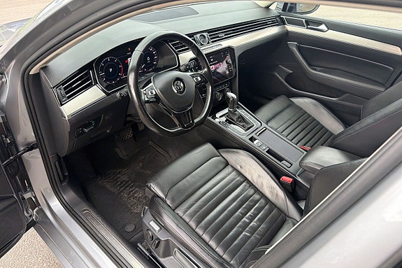 Volkswagen Passat 6 of 16
