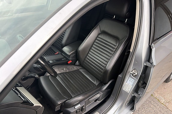Volkswagen Passat 7 of 16