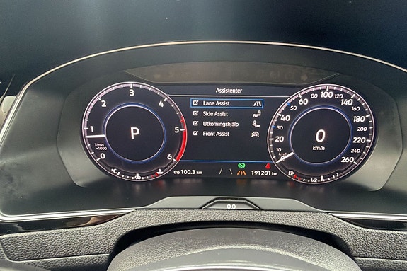 Volkswagen Passat 11 of 16